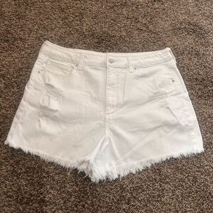 Women’s American eagle White Distressed Mom Shorts size 14
